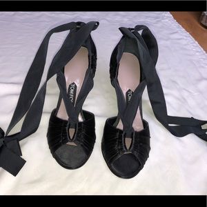 Tom Ford Satin Lace Up Pumps never worn